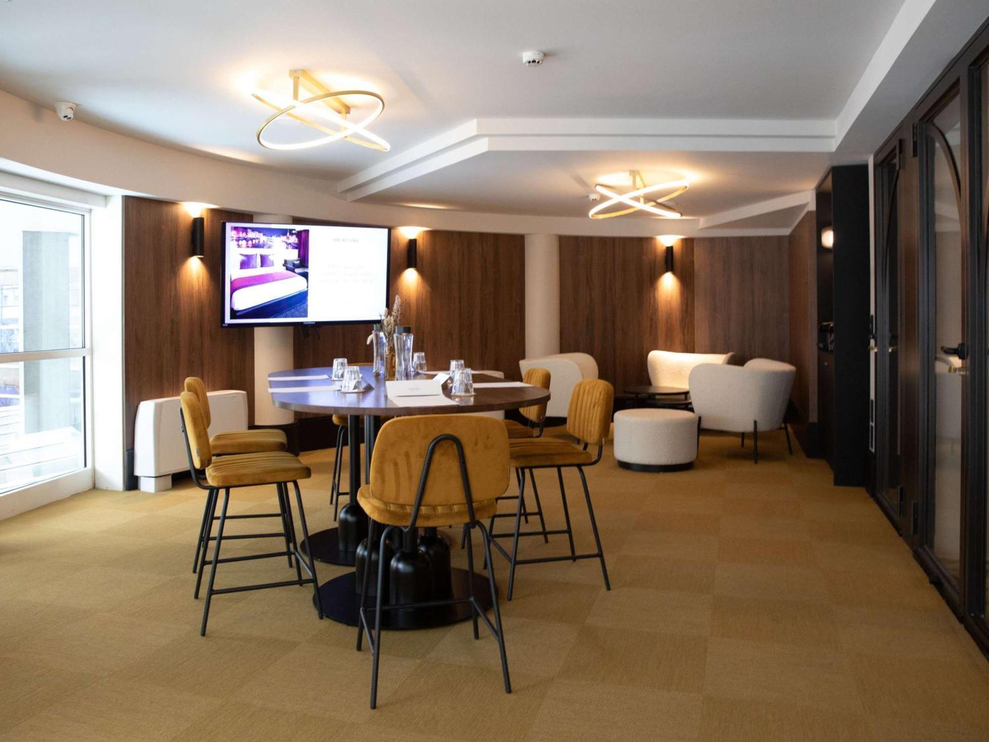 Hotel Mercure Lyon Centre Charpennes Villeurbanne Exterior foto