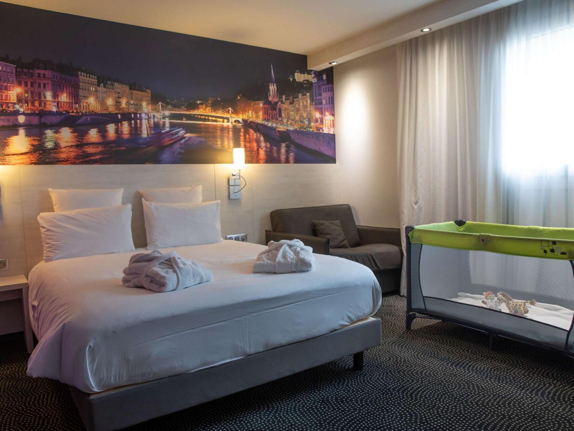 Hotel Mercure Lyon Centre Charpennes Villeurbanne Exterior foto
