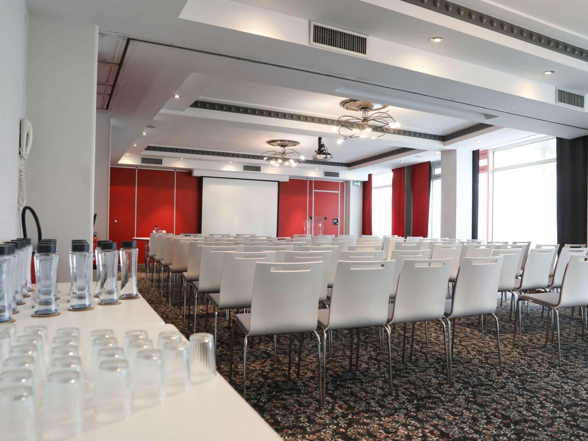 Hotel Mercure Lyon Centre Charpennes Villeurbanne Exterior foto